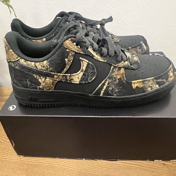 Nike Air Force 1 \'07 x Realtree Black Camo Gum Yellow Shoe IH1221-001 Men 11